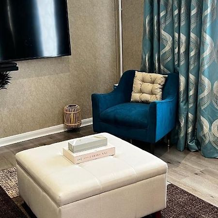 Cheerful 3 Bedroom Townhouse With Free Parking. بيليريكاي المظهر الخارجي الصورة