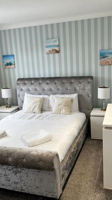 Cheerful 3 Bedroom Townhouse With Free Parking. بيليريكاي المظهر الخارجي الصورة