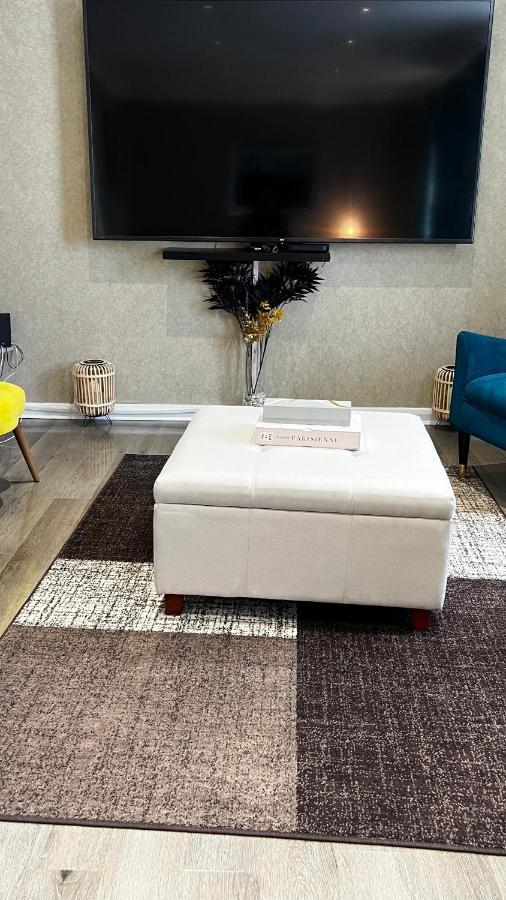 Cheerful 3 Bedroom Townhouse With Free Parking. بيليريكاي المظهر الخارجي الصورة